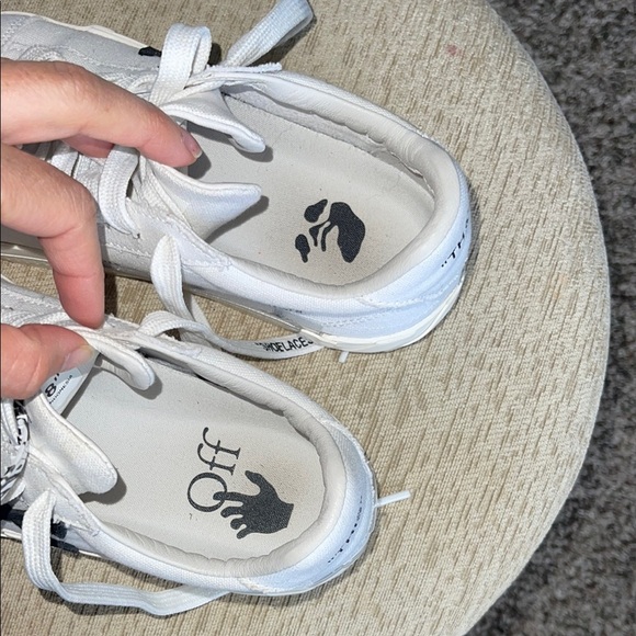 Off-White Wmns Sneaker - Picture 4 of 9